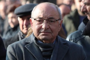 Armėnijos opozicijos kandidatas į premjerus pareiškė patiriantis politinį persekiojimą