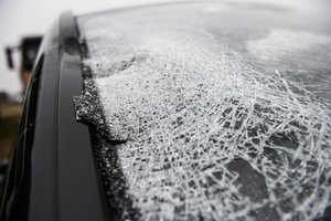 Hjustone policininkui šaudant į įtariamąjį labai sunkiai sužeistas metų vaikas