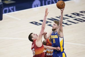 Trigubą dviženklį surinkęs D. Sabonis neišgelbėjo sunkią atkarpą išgyvenančios „Pacers“