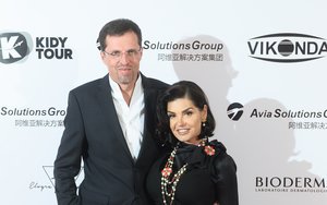 Plastikos chirurgas V. Kaikaris žmoną apipylė komplimentais: „Dėl jos ir žvaigždes nuskinčiau nuo dangaus“