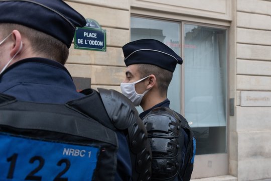 Pietų Prancūzijoje prie žydų mokyklos sulaikytas peiliu ginkluotas vyras