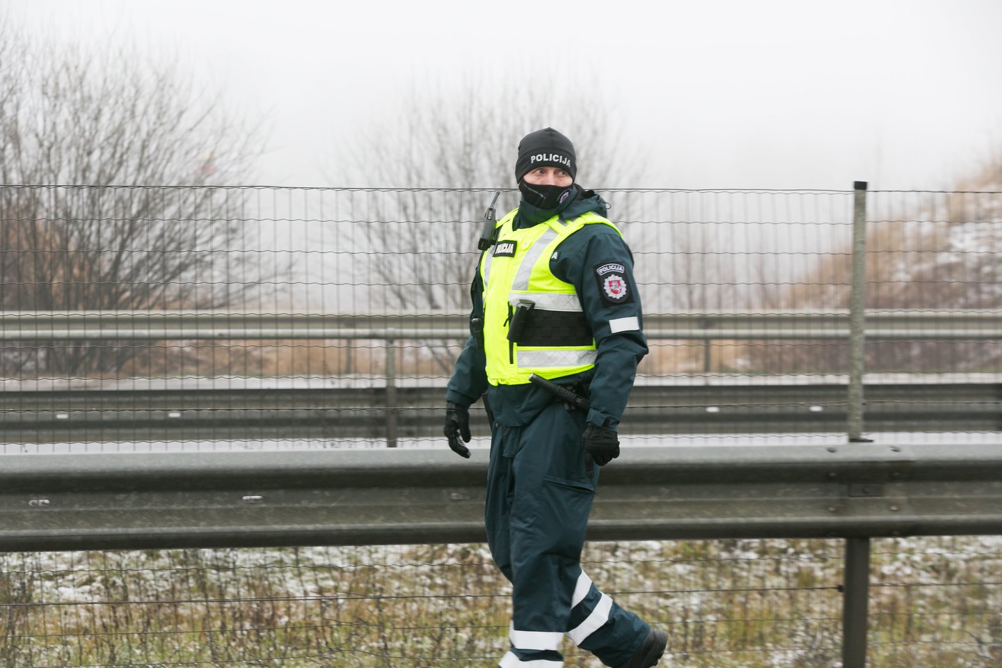 Klaipėdos apskrities Kelių policijos pareigūnai uostamiestyje tikrino vairuotojų blaivumą.<br>T.Bauro nuotr.