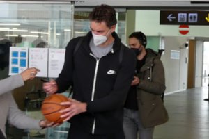 Pau Gasolis peržengė „Barcelona“ ekipos duris ir susitiko su Šaru: legenda dar nepristatoma, nes laukiama klubo prezidento rinkimų