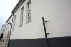 Vos atnaujintas „Romuvos“ fasadas jau trupa: vėl kalti orai