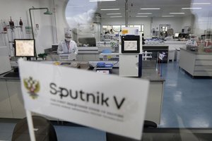 Latvija svarstys galimybę įsigyti rusiškos „Sputnik“ vakcinos, jei ją rekomenduos EVA
