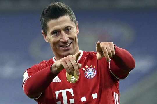 Nerimstantis R. Lewandowskis dar labiau priartėjo prie legendinio bundeslygos rekordo