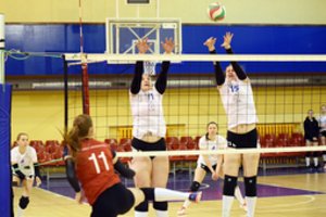 Jaunosios „Aušrinės-KKSC“ tinklininkės sukūrė stebuklą Vilniuje