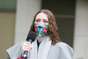 Lietuvoje siūloma suteikti pagalbą Lenkijos moterims, norinčioms nutraukti nėštumą dėl apsigimimo