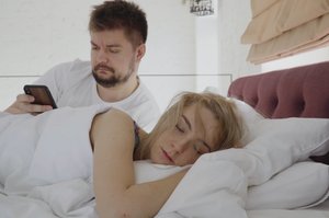 Dainotas Varnas pristato dainos vaizdo klipą, kurio režisierius – komikas Mantas Bartuševičius