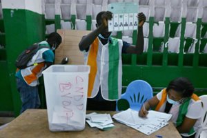 Dramblio Kaulo Kranto parlamento rinkimuose pergalę skelbia ir valdantieji, ir opozicija