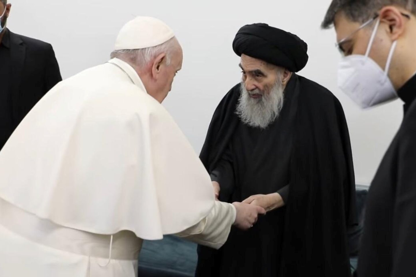 Popiežiaus Pranciškaus susitikimas su ajatola al Sistani.<br>REUTERS/Scanpix nuotr.
