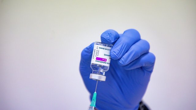 Europai žadama daugiau skiepų nuo koronaviruso: vakcinų kiekiai padvigubės
