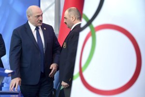 Lukašenkų rokiruotė nesuveikė: nutarta toliau taikyti olimpines sankcijas Baltarusijai