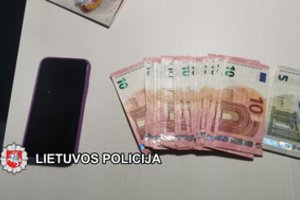 Klaipėdos kriminalistai sulaikė dideliais kiekiais narkotines medžiagas platinusią moterį