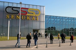 Vyriausybei siūloma atverti visas parduotuves su atskirais įėjimais, dėl Velykų – sprendimas tik likus kelioms dienoms