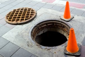 Darbo inspekcija pateikė išvadas dėl trijų darbuotojų žūties – štai kokia „Vilniaus vandenų“ reakcija