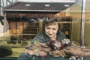 Klaipėdietė velykinių margučių raštų ieško muziejuose