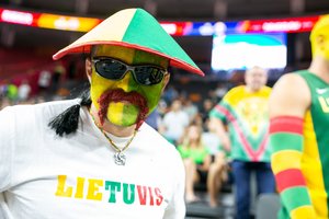 Tokijo olimpiadoje nebus sirgalių iš užsienio: nutarta jų neįsileisti