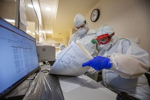 Lietuvoje nustatyta 460 naujų koronaviruso atvejų, mirė 8 žmonės, tarp kurių – 40-49 metų grupės pacientas