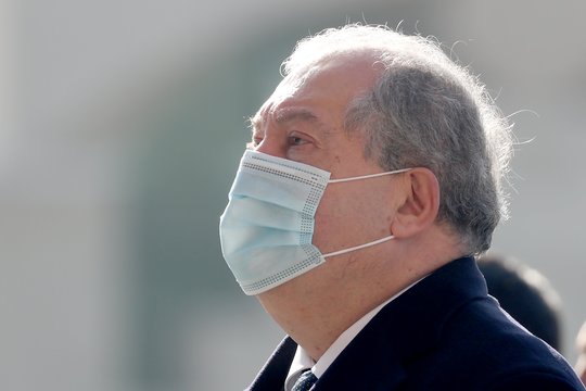 Armėnijos prezidentas kreipėsi į Konstitucinį Teismą dėl kariuomenės Vyriausiojo štabo viršininko atleidimo