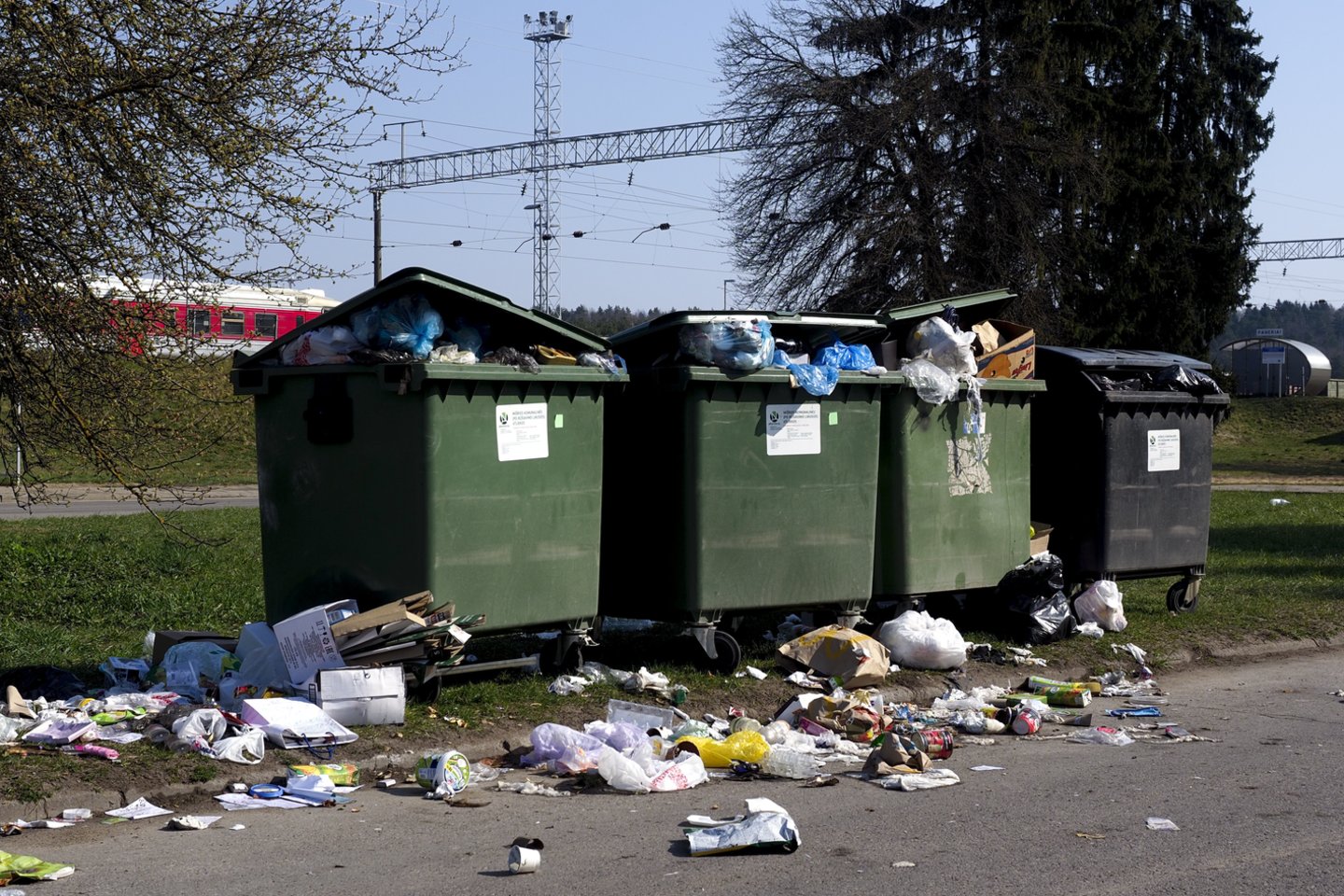 Sudėtinga atliekų tvarkymo sistema supainiojo gyventojus, savivaldybės tapo įkaitėmis.<br>V.Ščiavinsko nuotr.