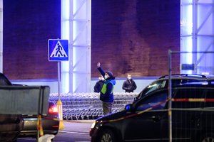 Vyriausybė švelnina karantiną: nuo kitos savaitės veiklą atnaujina dalis parduotuvių, kultūros įstaigų, mokyklų