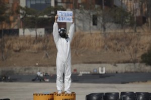 Japonija tylos minute pagerbė 2011 metų cunamio katastrofos aukas