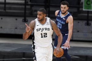 „Spurs“ atsisako vieno iš savo veteranų