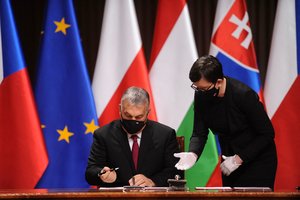 Lenkija ir Vengrija apskundė ES finansavimo susiejimą su teisės viršenybės laikymusi