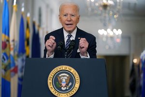 J. Bidenas pasiuntė Amerikai vilties žinią dėl pandemijos, bet perspėjo dėl iššūkių