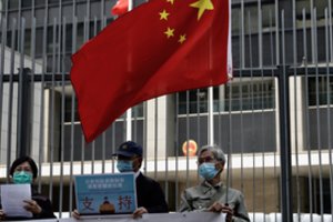 Kinija: teisiniai žingsniai Honkonge yra „niuksų kombinacija“ chaosui užbaigti