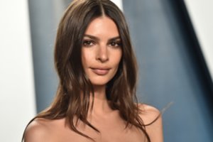 Seksualioji manekenė E. Ratajkowski tapo mama: pasidalijo jaukiu kadru su mažyliu