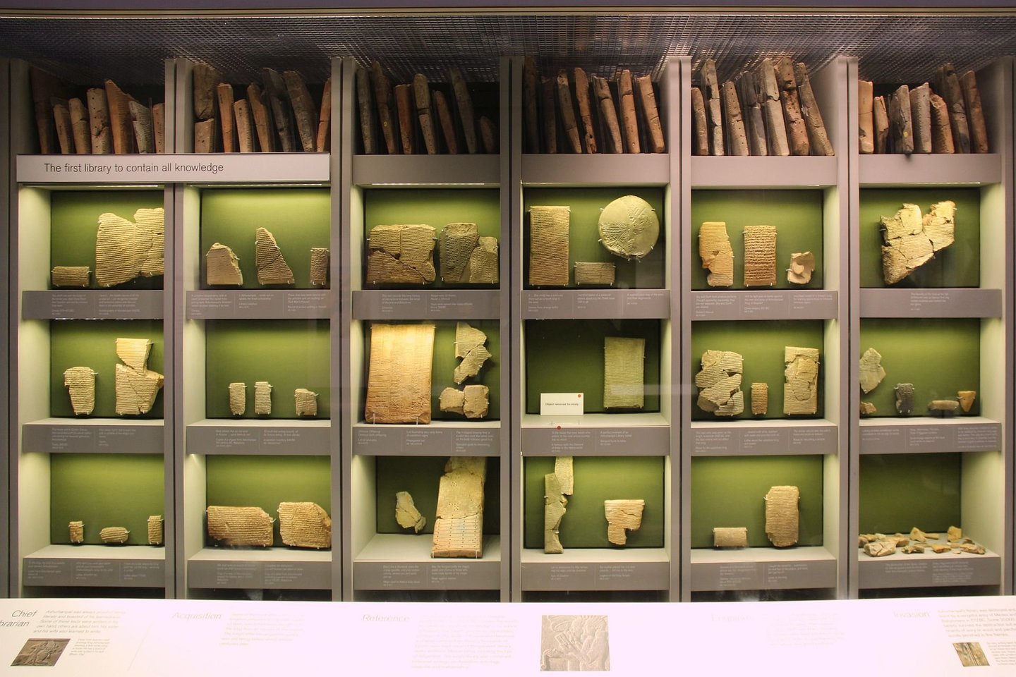  „Ašurbanipalo biblioteka“ – tai molinių raštų rinkinys, atrastas Ninevijos miesto griuvėsiuose<br>Wikimedia commons