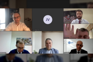 Valstietis V. Ąžuolas į posėdį prisijungė iš viešbučio Egipte: po juokelių apie įdegį – griežtas V. Čmilytės-Nielsen atsakas