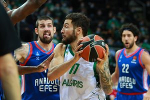 „Žalgiryje“ dar vienas traumuotas žaidėjas – Stambule mačo nebaigė J. Lauvergne'as