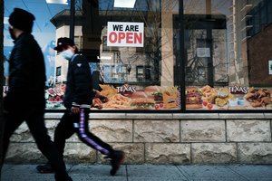 JAV suskiepyta jau daugiau nei 100 mln. vakcinos nuo COVID-19 dozių