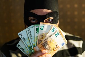 Vilniuje po muštynių pavogtas maišas su 40 tūkst. eurų