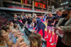 „Kibirkšties-MRU“ krepšininkės sieks iškovoti istorinį kelialapį