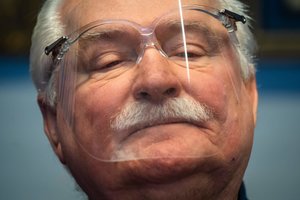 Lenkijos laisvės simboliui L. Walesai sėkmingai atlikta širdies operacija