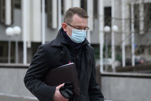 Pirmoji Vyriausybės pergalė: Seimas po pateikimo pritarė privalomam darbuotojų testavimui