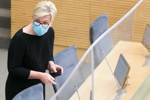 100 Vyriausybės dienų atskleidė silpnąsias puses: kaltųjų paieškos, nesuderinti pareiškimai ir nematomi ministrai