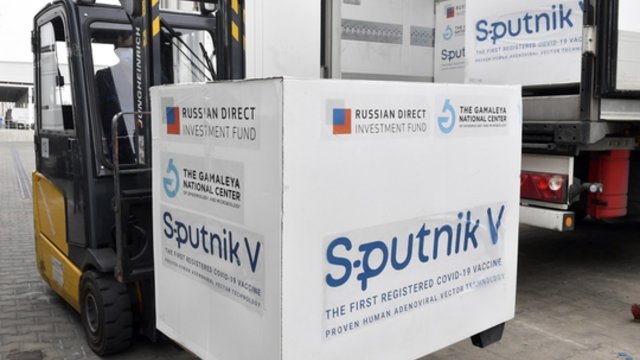 Šaltiniai: Europos Sąjunga keičia nuomonę dėl „Sputnik V“ vakcinos