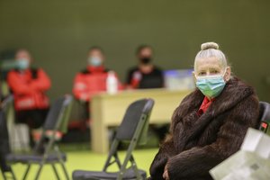 Lėčiausiai Lietuvoje nuo COVID-19 skiepijanti savivaldybė „AstraZeneca“ vakcinų beveik nė nepalietė: prabilo apie baimę