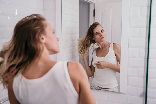 Miegu su mamos kolega, tik dar nežinau, kaip jai tai pasakyti