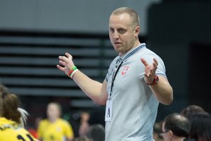 Moterų rankinio rinktinės treneris K. Kaladinskas: turime keisti savo žaidimo planus 