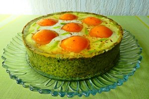 Velykinis tortas „Kiaušinienė“ taps tikru švenčių stalo karaliumi