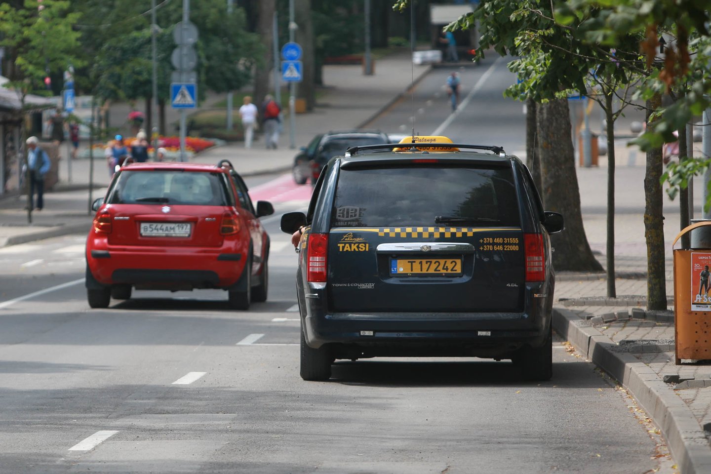 Lietuvoje taksi ar pavėžėjimo įmonės neteikia paslaugų judėjimo negalią turintiems žmonėms, nes nėra nei valstybės paramos tokiai paslaugai, nei pakankamos paklausos.<br>G.Bitvinsko nuotr.