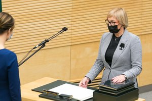 J. Šiugždinienė paaiškino, kada ateis eilė skiepyti abiturientų mokytojus