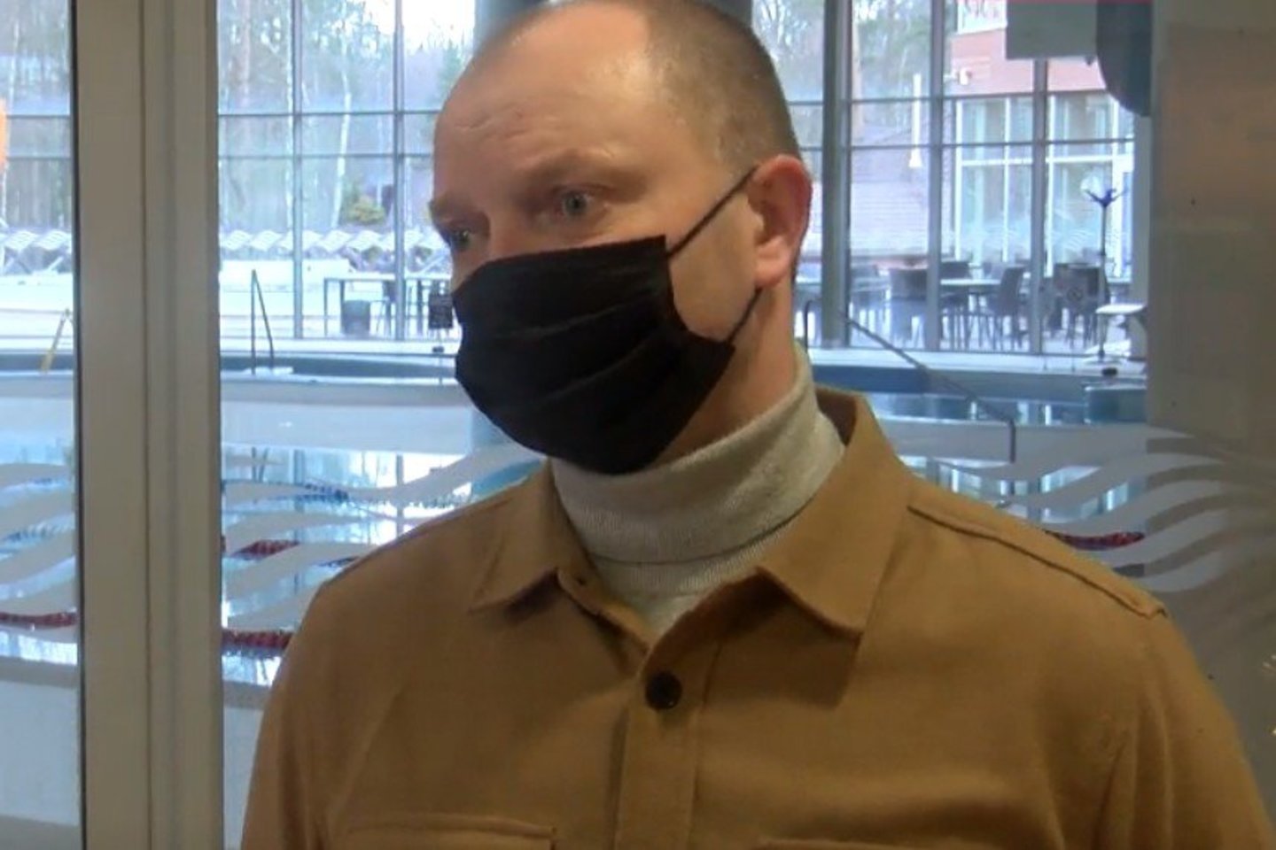 Anot R.Jovaišos, nuo kovo 15-osios žmonių aktyvumas išaugo kone dešimt kartų.<br> Laidos stop kadras.