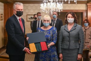 Į Ukrainą atvykęs G. Nausėda ir D. Nausėdienė susitiko su lietuvių bendruomene